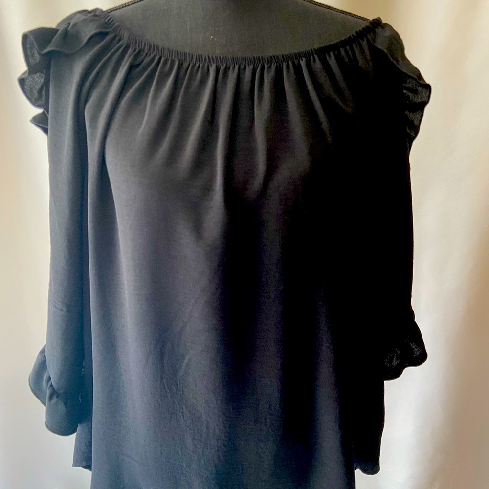 Casual Curvy Solid Black Off The Shoulder Blouse with ruffled sleeves